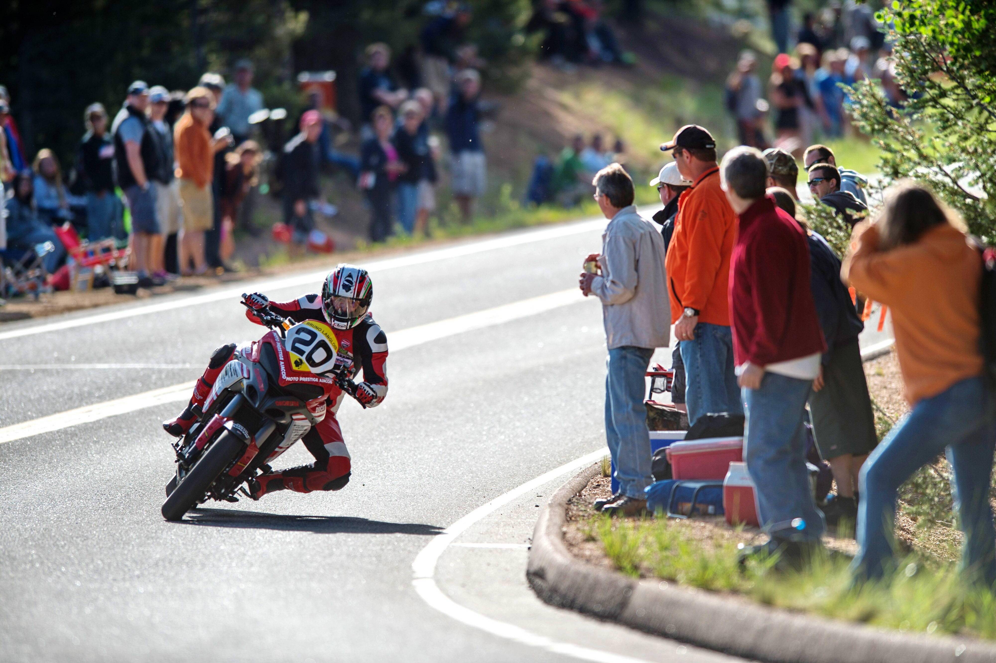 ppihc 派克峰登山赛终止摩托车组的比赛