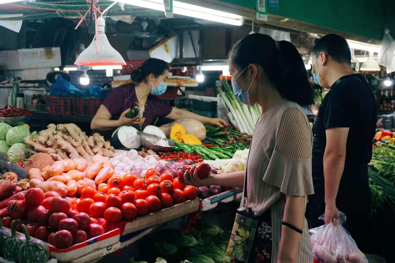 逛逛身边的菜市场感受人间烟火气