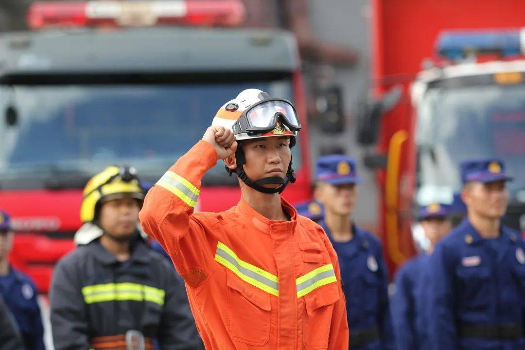 榜样的力量全国优秀消防救援站指挥员张文渊