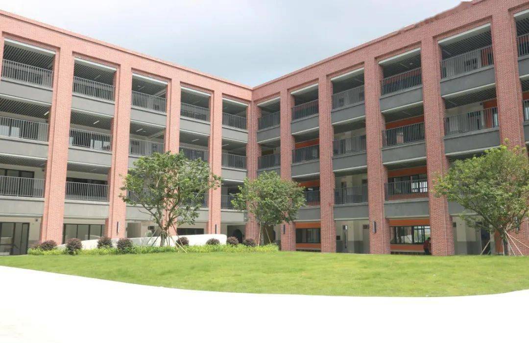 最美小学教学楼 81ee68604a9e4469a0e815201e0a6cd7.jpeg