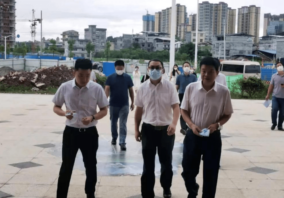 湖北恩施州及来凤县领导赴西商农商城调研开业筹备情况