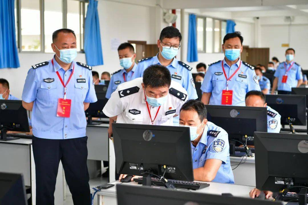 这场考试,主考官是徐云书记