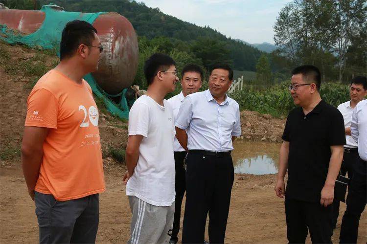 8月24日,代县长丁德贵就全县重点项目建设情况进行