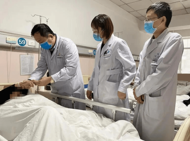 草丛|大连一大妈上山干农活，回来后连续三天头晕恶心