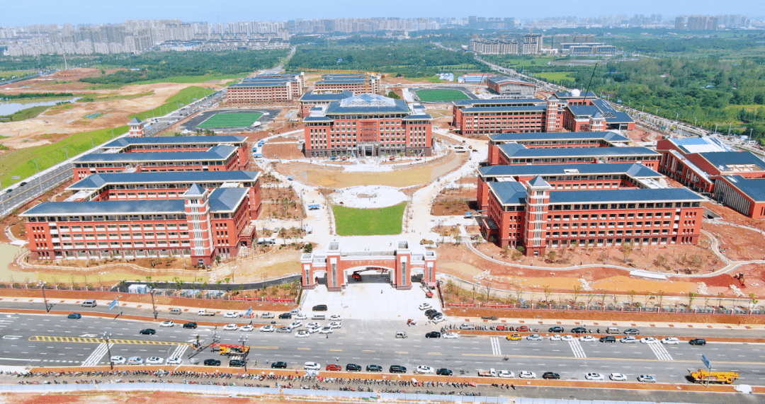 这就是六安一中的新校园,同学们,真羡慕你们!