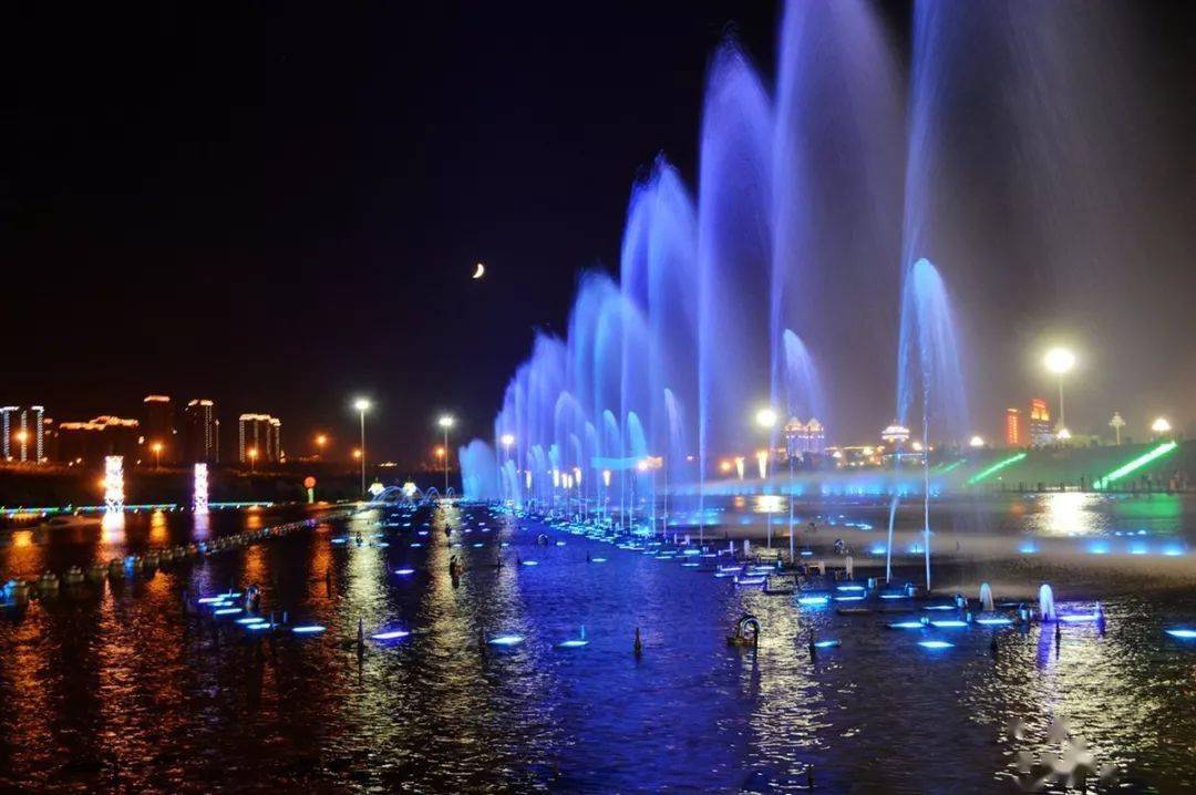 9月1日起,乌兰木伦湖音乐喷泉开放时间将调整