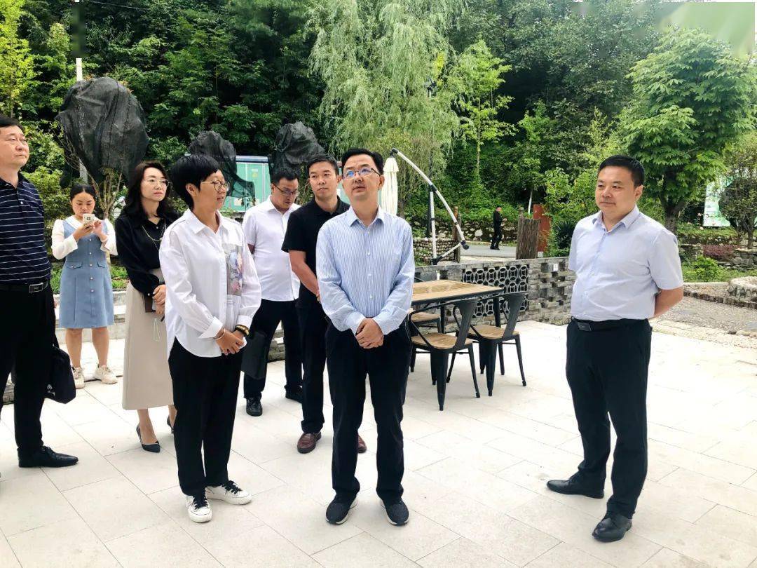 史邦俭在山坡上文创基地调研时强调高起点定位打造人才创新创业创意