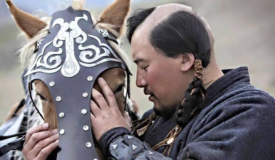 发型|图兰朵：姜文那可可爱爱的双马尾是肿么肥事？