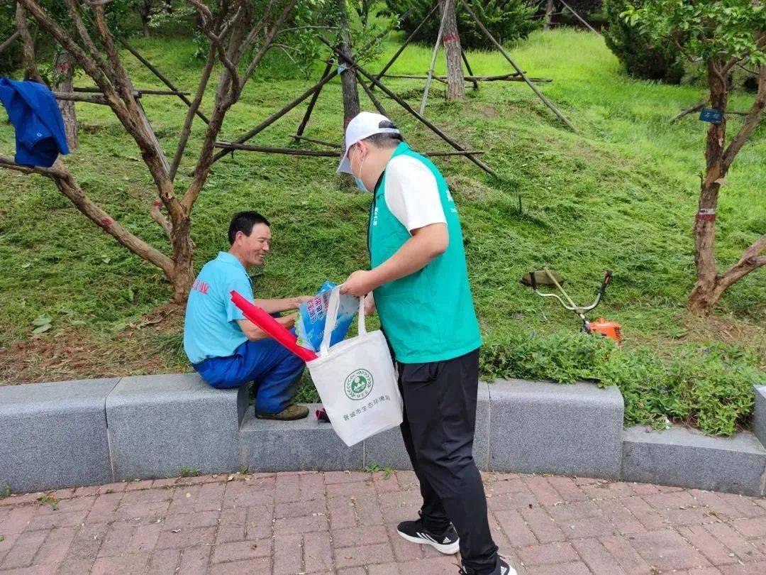 和"黄绿cp"一起,低碳生活,绿建未来