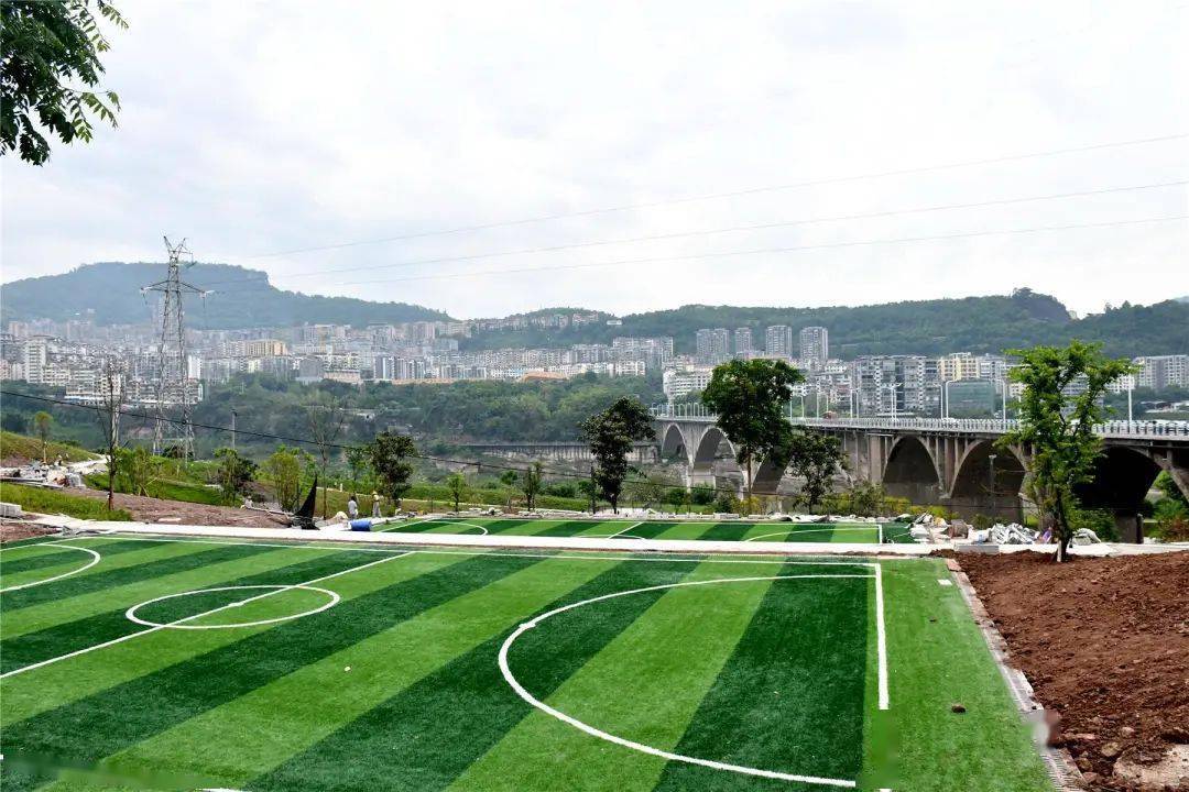 踢足球啦云阳这个新建的足球场即将建成