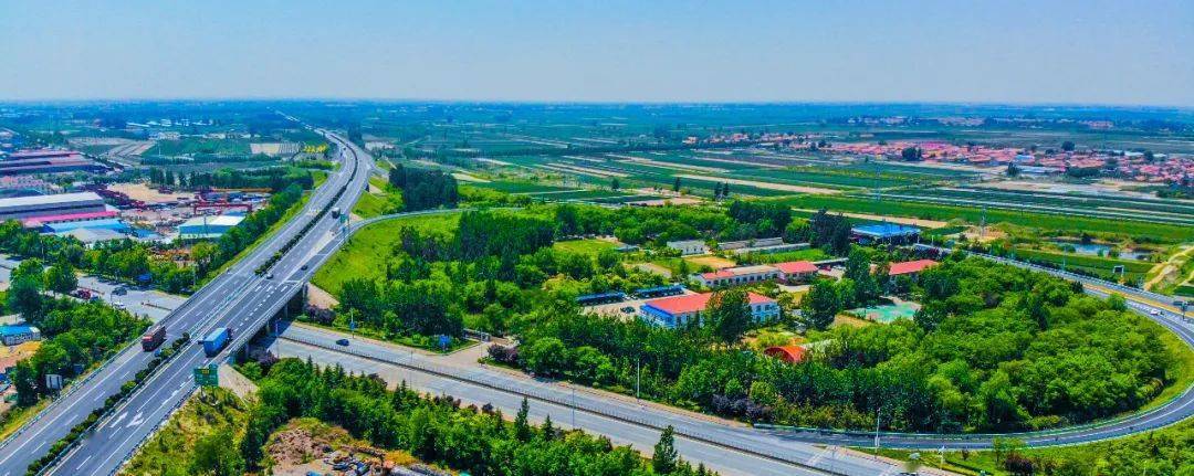 平度首所本科院校7000余名大一新生陆续报到南村镇朝着一流大学城目标