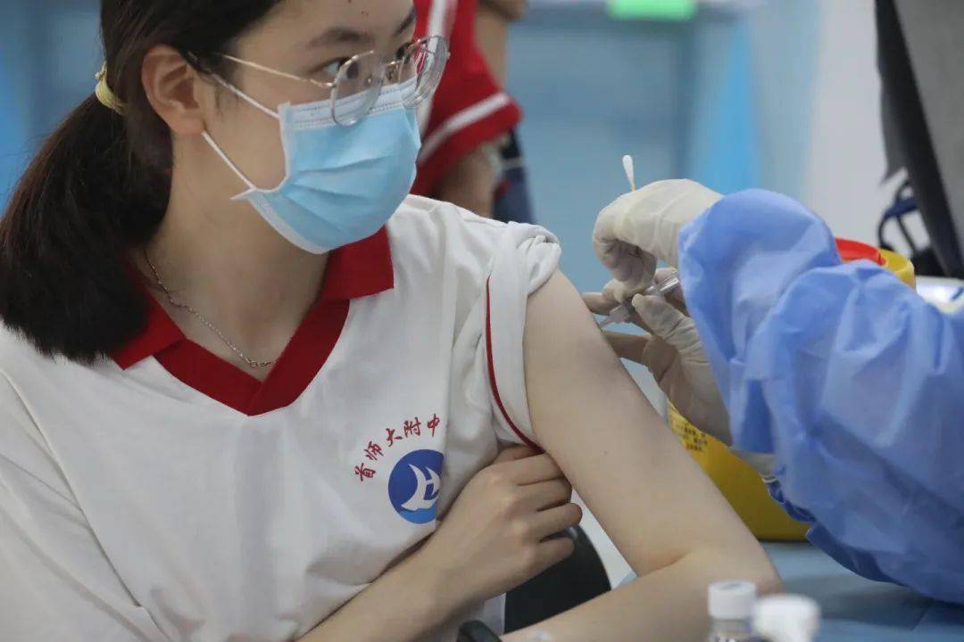 病毒|应对“德尔塔”，靠疫苗还是特效药？ | 新京智库