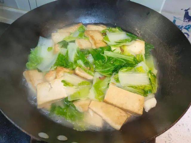 炖豆腐汤怎样做好吃 53a31bd581fa461ba9054f1935c66c2d.jpeg