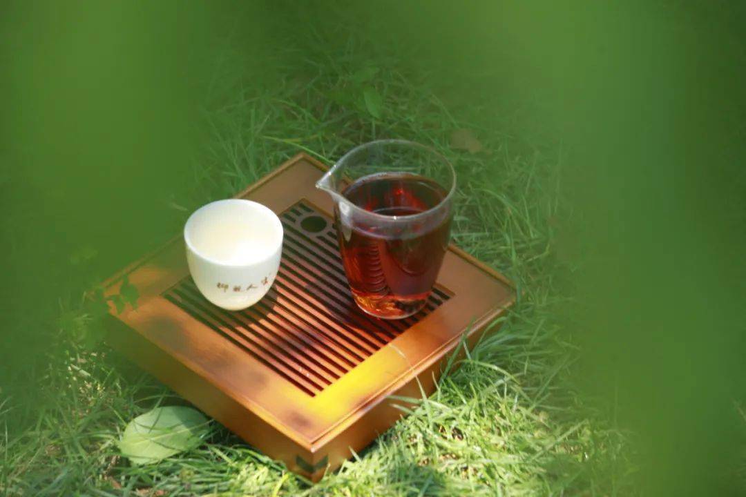 【仰视人生】周末时光,约一杯茶,得半刻清闲