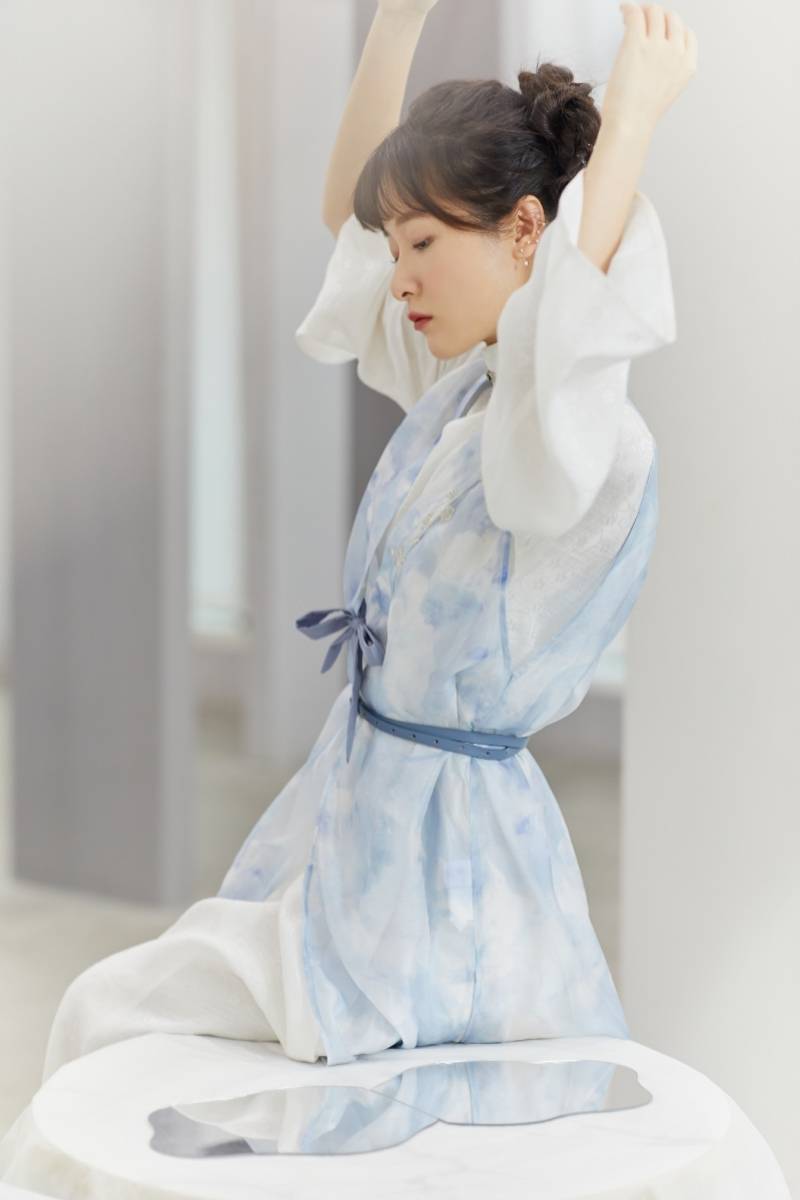 系列|古典文学照进时尚领域！人文社推出“红楼”系列汉元素女装