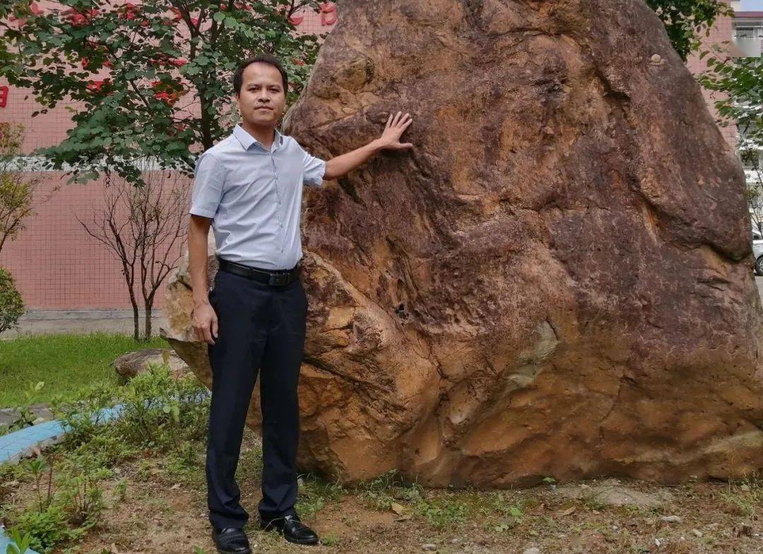 朱耀庭 城北中学副校长新任初中副校长风采"佛冈教育的明天一定会更加