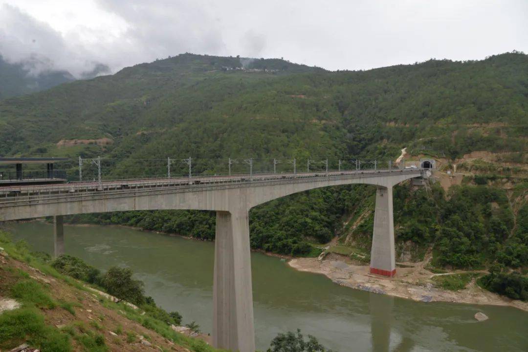 大临铁路小湾东站即将建成!