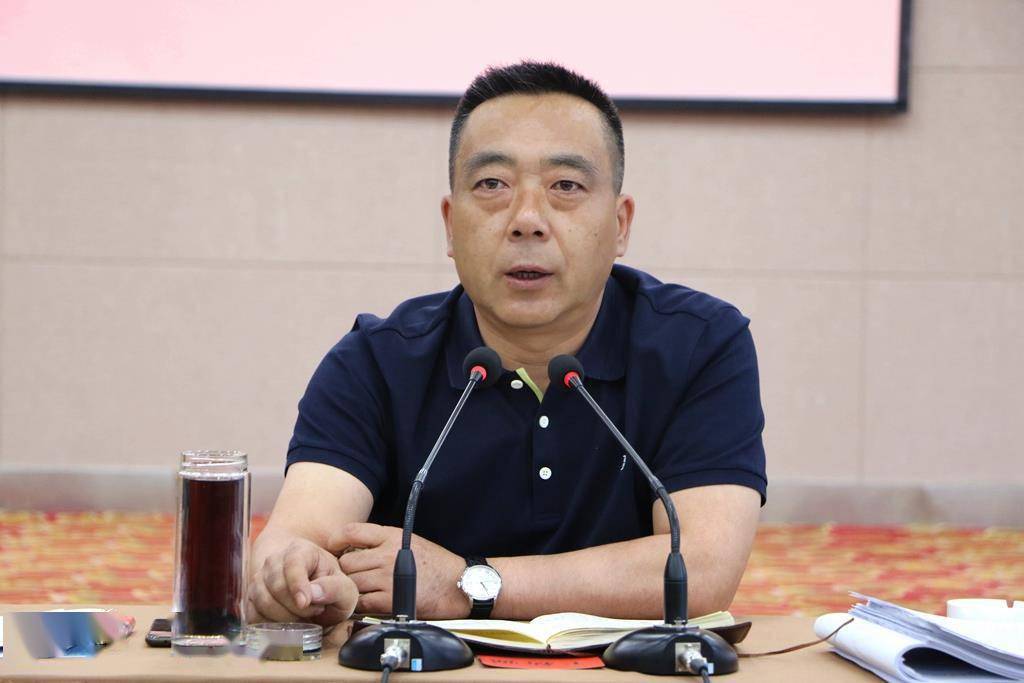 武山县委书记王新强主持召开县委农村工作领导小组会议