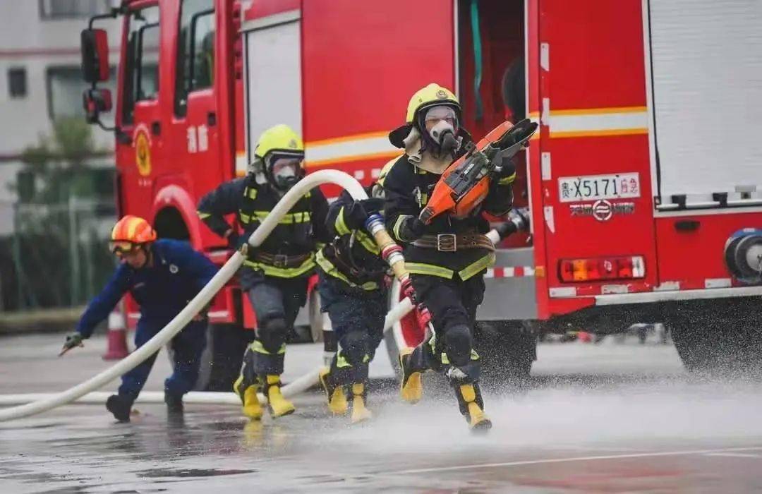 榜样的力量绥阳县外环路消防救援站副站长彭撼波