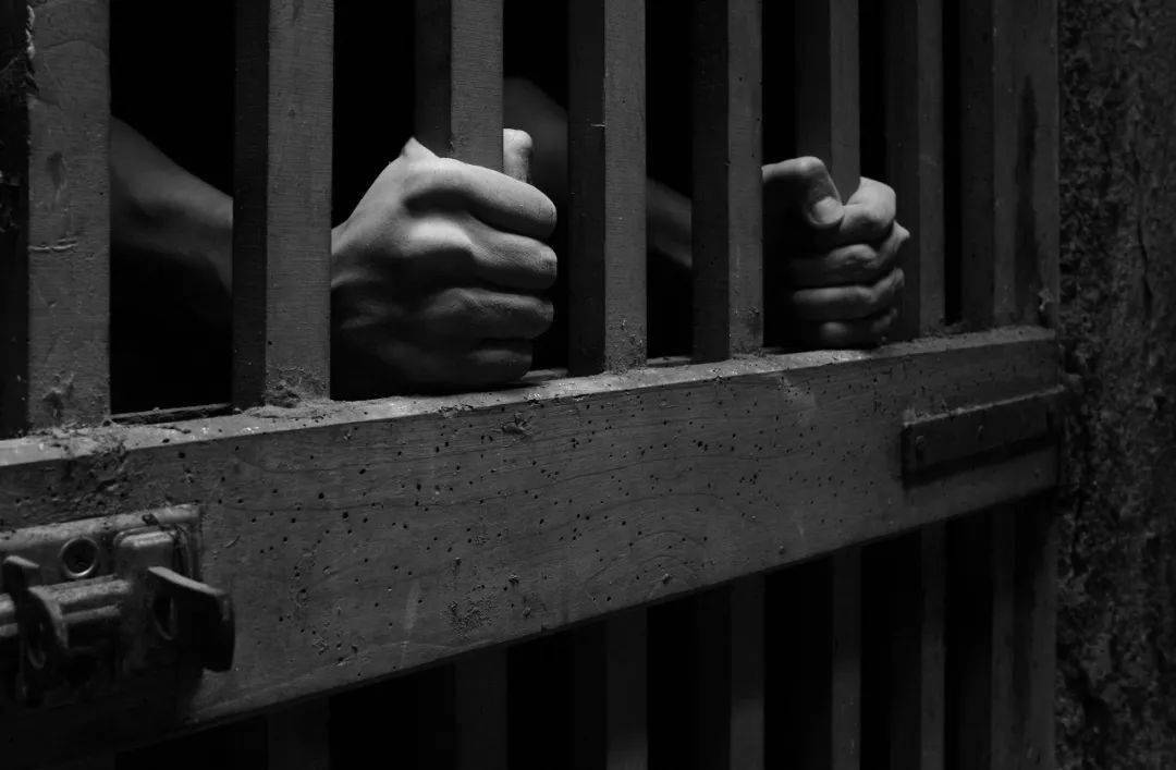 该案系一场家庭悲剧,对于陈某燕以及其丈夫都将背负沉重的精神枷锁