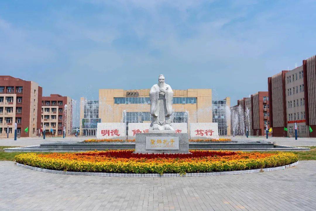 今天的广宗一中,风携美,景含笑,迎接高一新同学的到来!