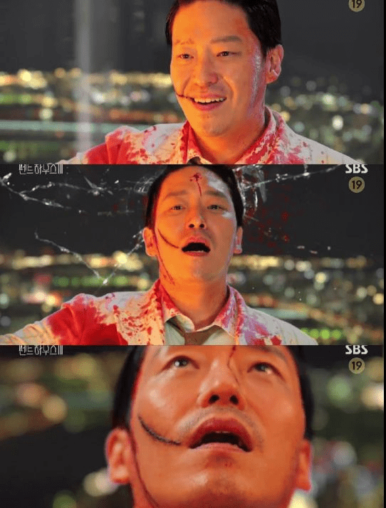 后来秀莲动了,她开枪的时候,朱丹泰的表情开始狰狞,子弹穿过眉心的