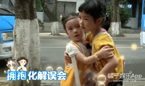 朱茵|铁汉黄贯中也有柔情时！对女儿宠爱对朱茵温柔，万幸没受渣爹影响