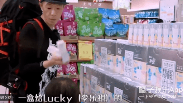 朱茵|铁汉黄贯中也有柔情时！对女儿宠爱对朱茵温柔，万幸没受渣爹影响