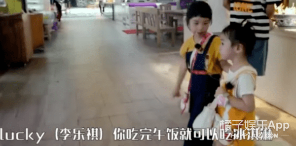 朱茵|铁汉黄贯中也有柔情时！对女儿宠爱对朱茵温柔，万幸没受渣爹影响