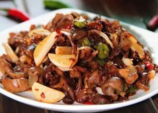 尿酸|高嘌呤饮食会增加泌尿系结石的发病率？