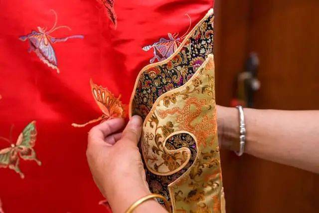 柳喻|针脚留住历史 传承旗袍文化