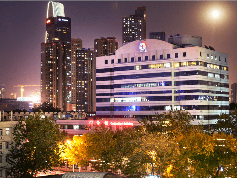 《人民日报》 08月31日 第06版 天津医科大学总医院增加贴心服务夜间