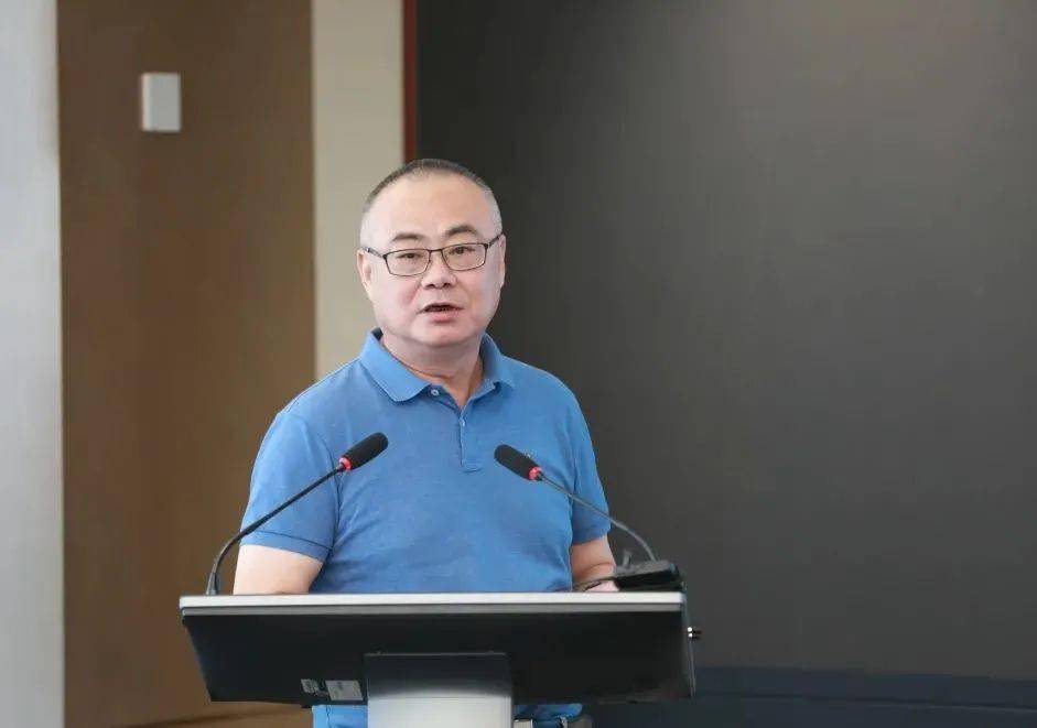 中国水产科学研究院渔业机械仪器研究所所长徐皓作深远海养殖发展报告