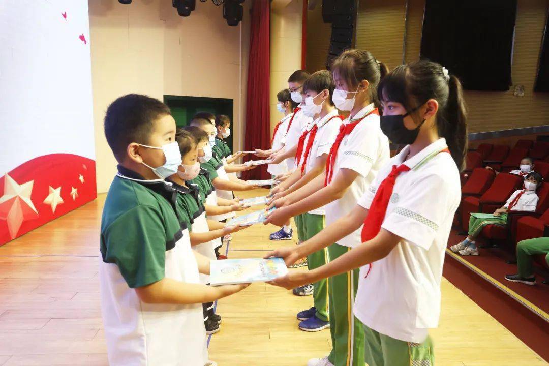 小学生开学日怎么穿搭_小学生开学黑板报(3)