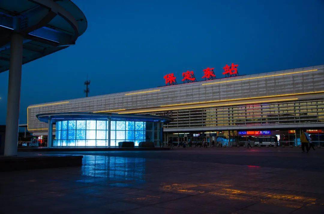 保定的到"灯光璀璨"从"日落而息"正发生着日新月异的变化我市的夜景