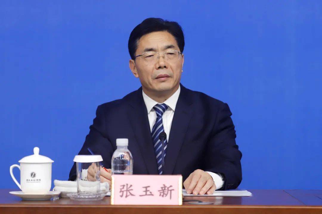 张玉新答:感谢您的提问。我市结合“万家卫生室大提升行动”,着力推动