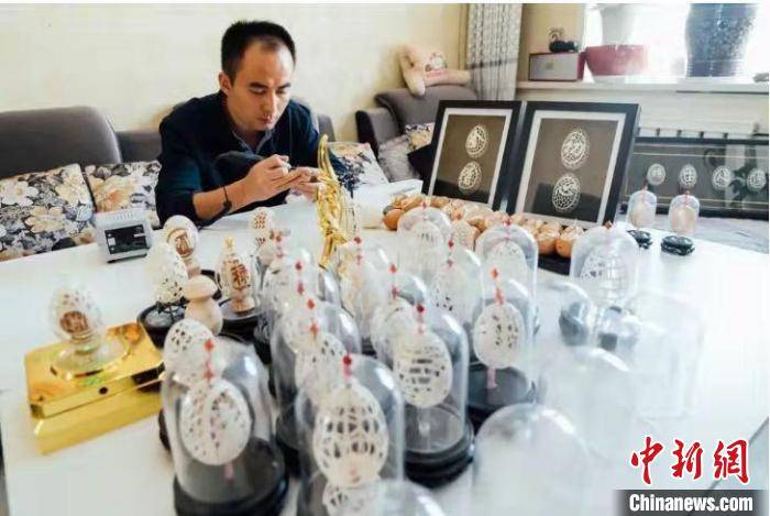 雕刻|甘肃金塔蛋雕艺人指尖技艺：毫厘之间承载大千世界