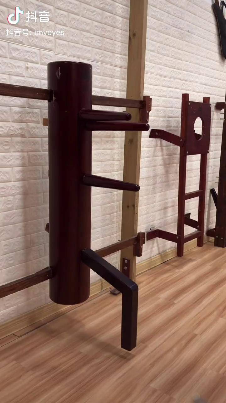 日常训练咏春拳木人桩功夫咏春拳正身正脚