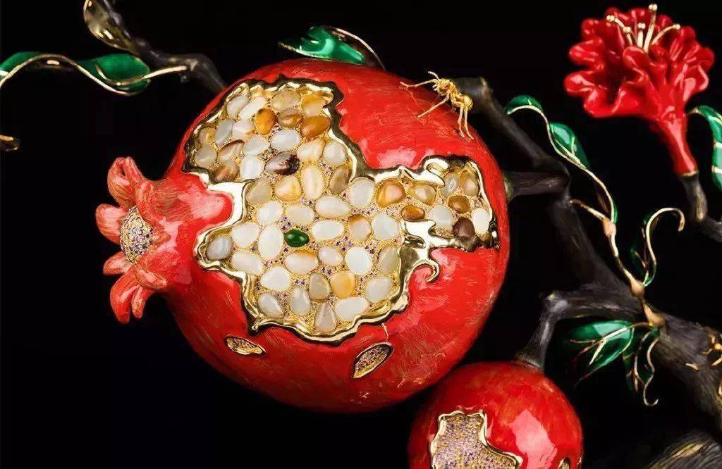 960万的玉石榴!小小的籽料怎么这么贵?