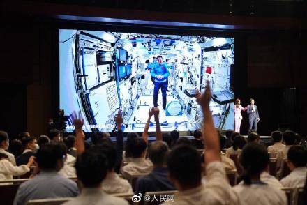 香港|3位航天员与香港青少年天地对话