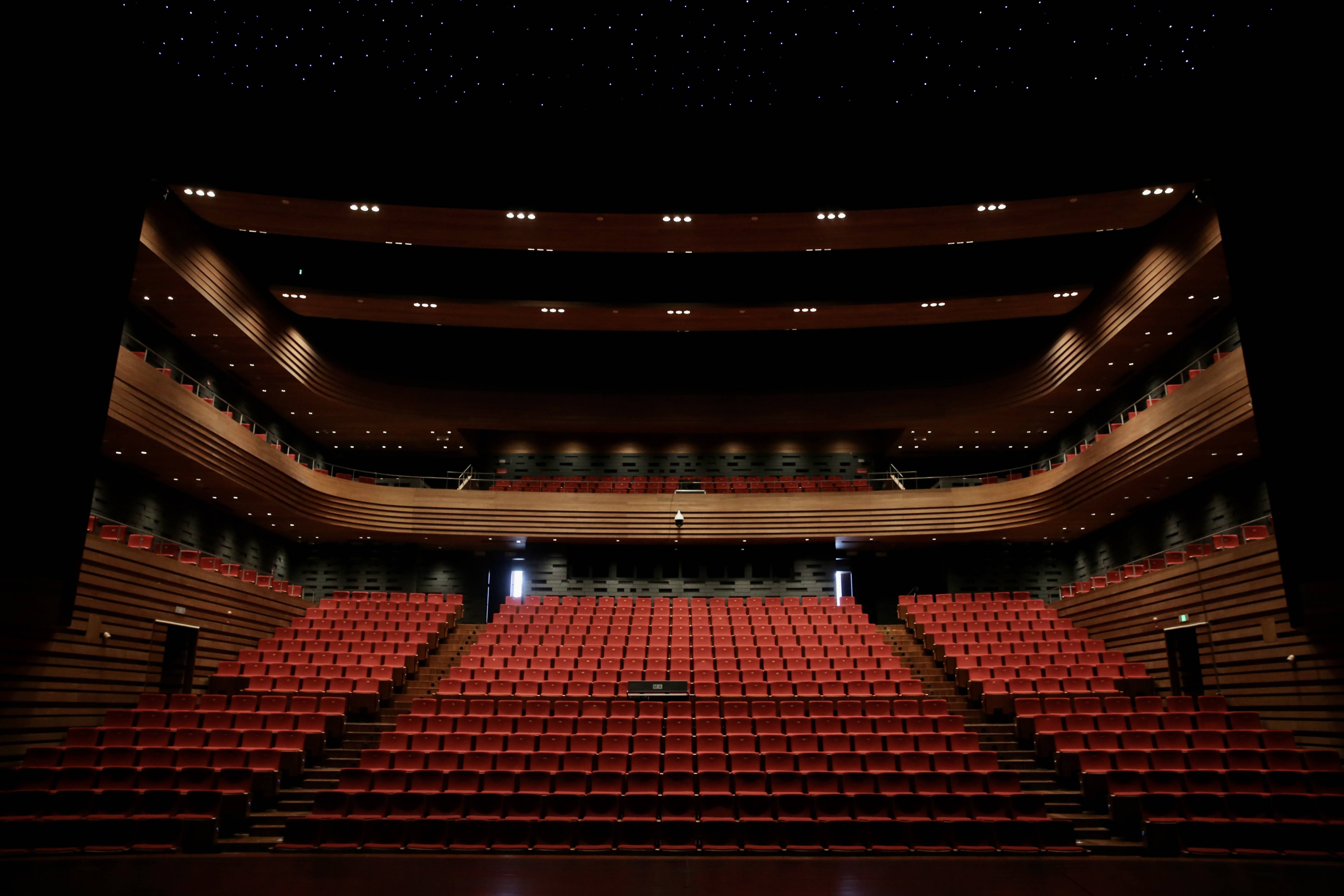 北京国际戏剧中心启用冯远征执导开幕戏日出求新