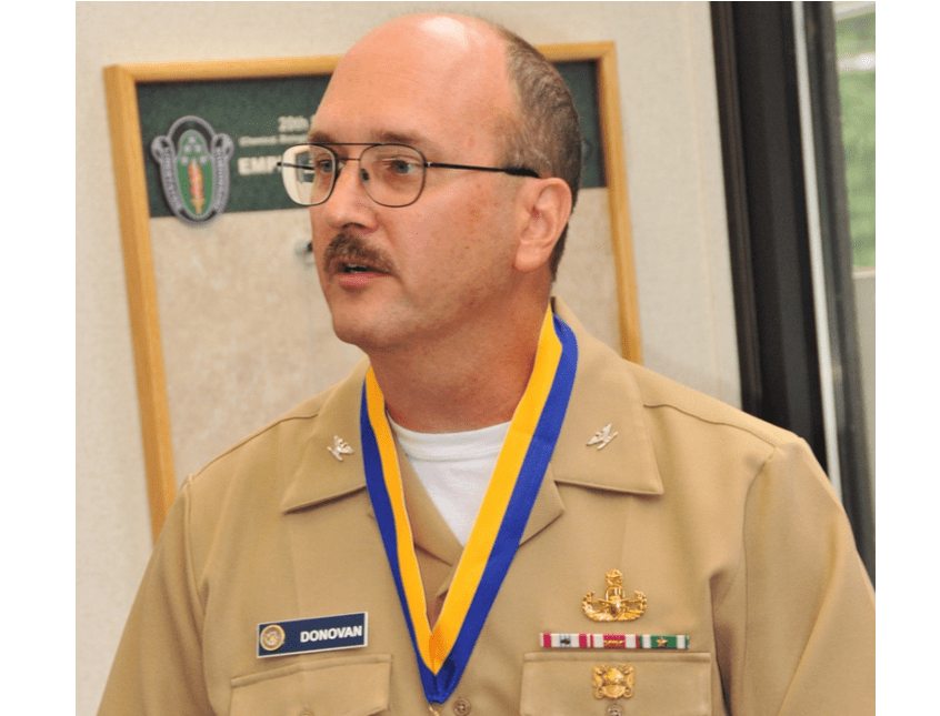 解析美国海军军官军衔标志,四种类型,使用时机并不相同