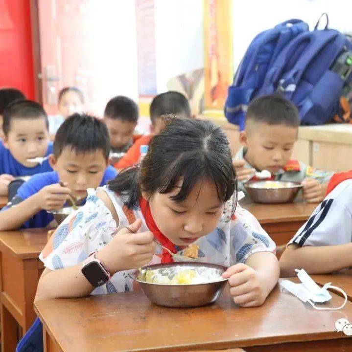 网眼看教育｜了解一下？钦州中小学生午托服务_家长