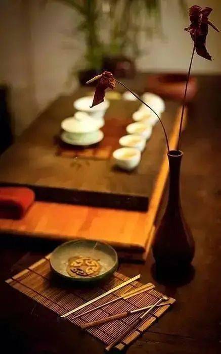 沈香静心香 靜心精油除穢噴霧-艾草檀香50ml｜茶寶自然力｜淨身擋煞、開運