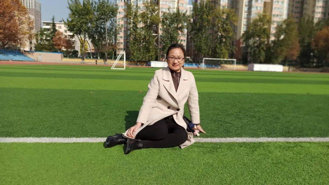 刘亚,文学硕士,高级教师,陕西省学科带头人,教学能手,任教于西北工业