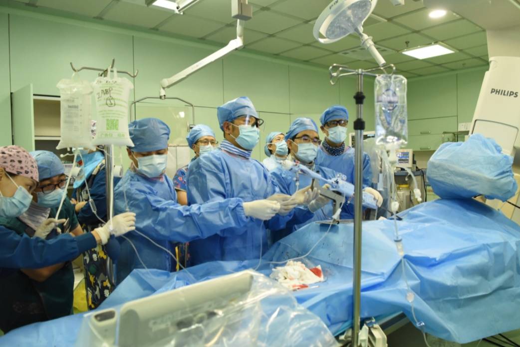 团队|哈医大二院成功实施东北三省首例经皮二尖瓣修复术