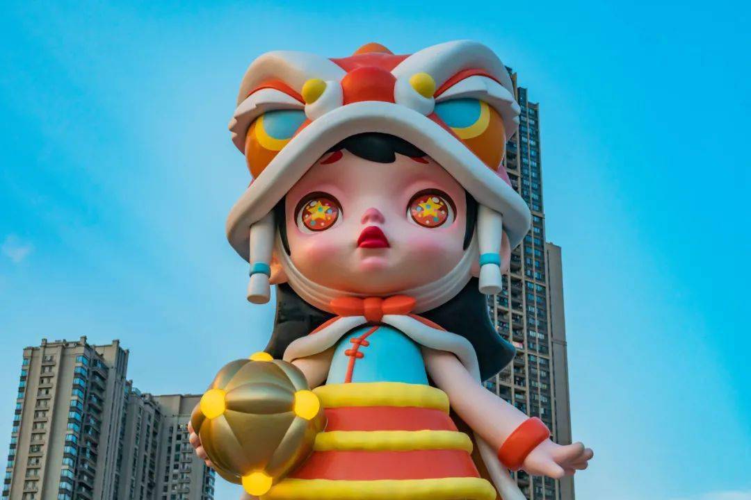 潮玩新地标12米巨型雕塑空降桂城打卡指南