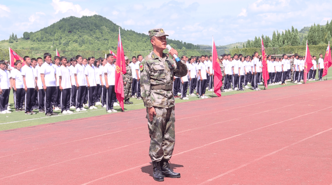 【教育强县】历练青春 绽放芳华——普定县第一中学举行2021级新生