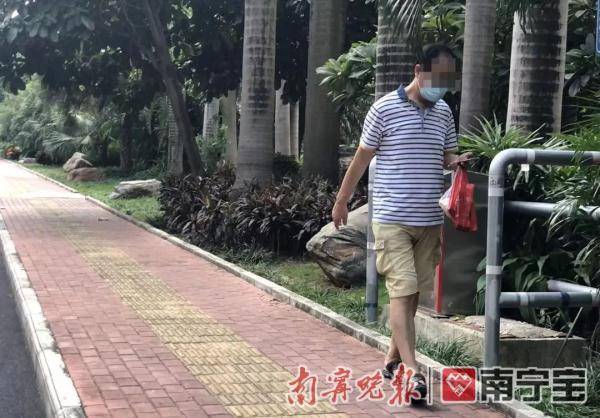 社區|越來越多老年人成“低頭族”，老年人玩起手機有多“瘋狂”？
