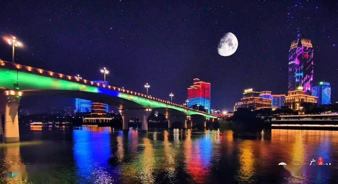 邕江映月游轮中秋团圆夜游倍有味